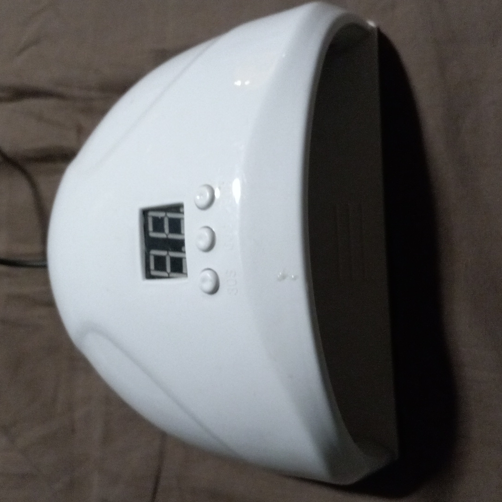 Nail dryer